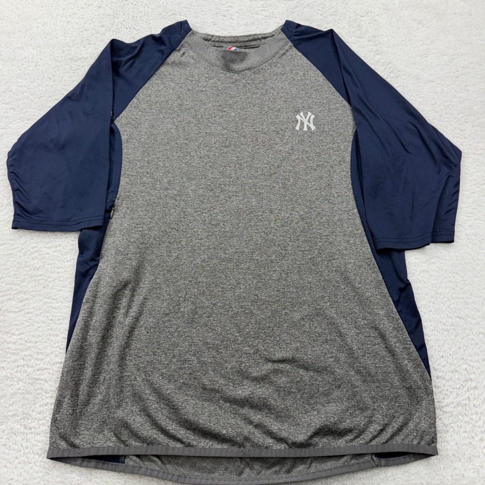 Majestic NY Yankees Therma Base Raglan Baseball Shirt Mens Grey Navy Blue MLB